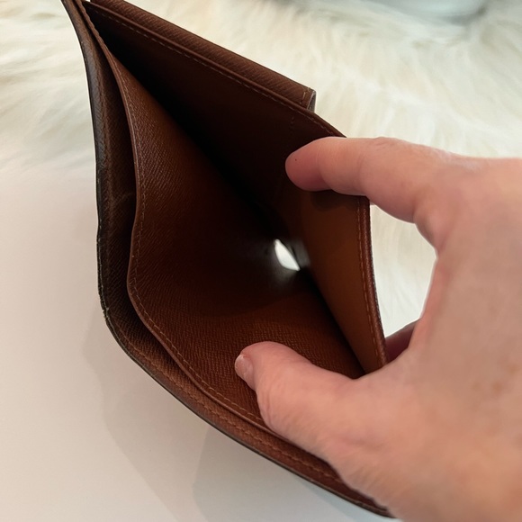 AUTHENTIC LOUIS VUITTON MONOGRAM MARCO WALLET - Picture 9 of 17